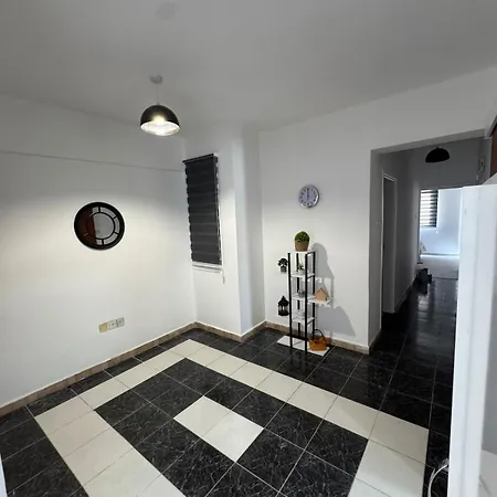 Center 3 Bedroom Flat Steps From Kyrenia Apartment Kyrenia (Northern Cyprus)