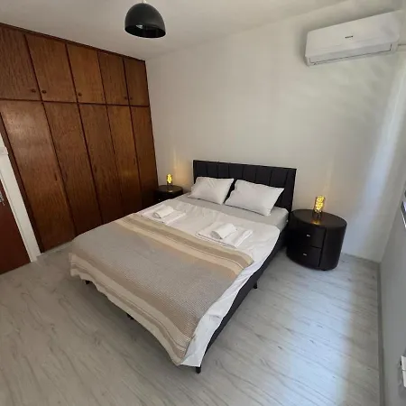 Center 3 Bedroom Flat Steps From Kyrenia *